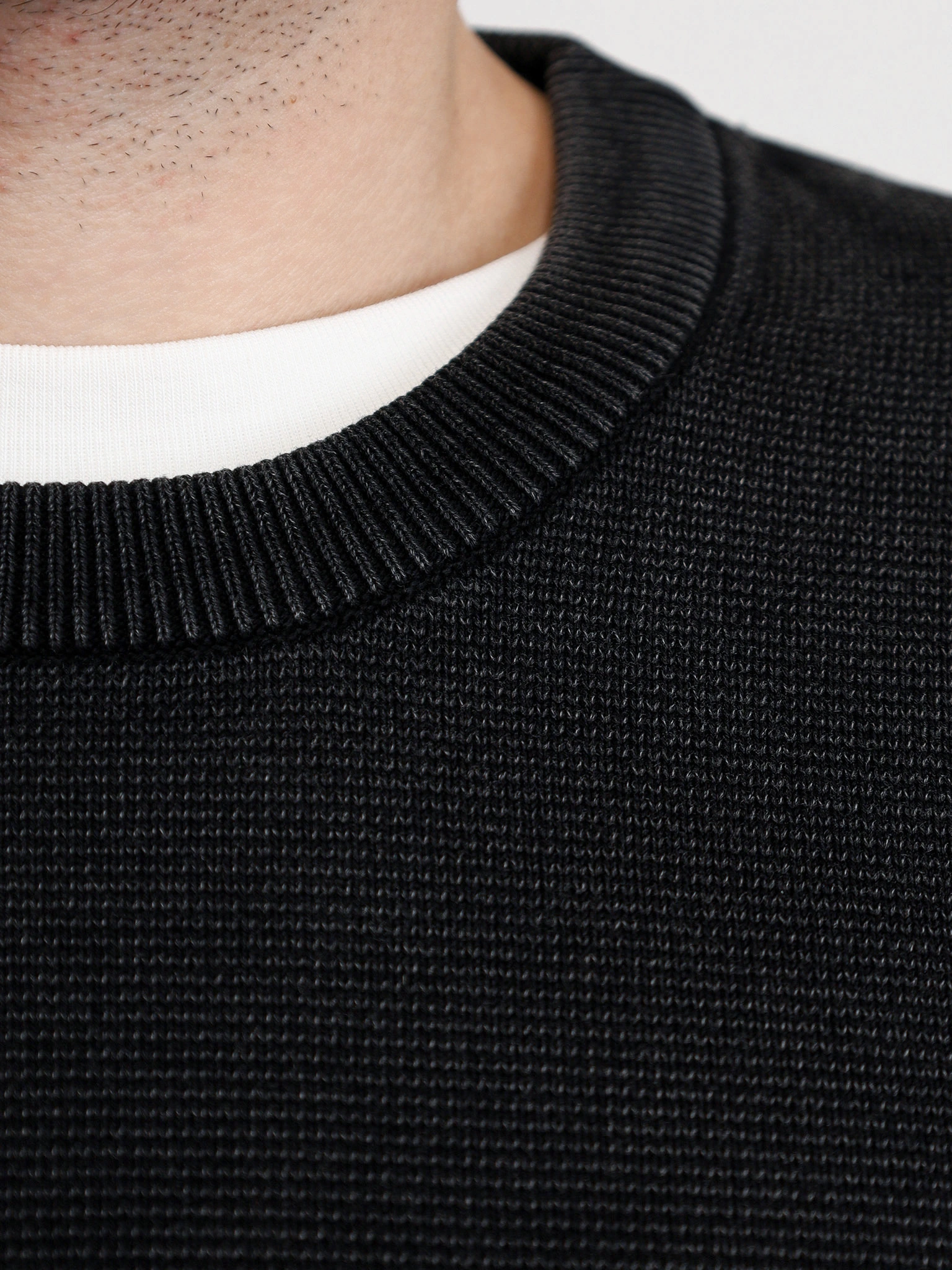 Пуловер черного цвета из хлопка